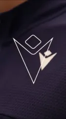 Cover for Spacca attraverso il vento. Sfonda nel buio